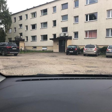 Modern Cozy 2 Bedroom Apartment Near City Center Pärnu Extérieur photo
