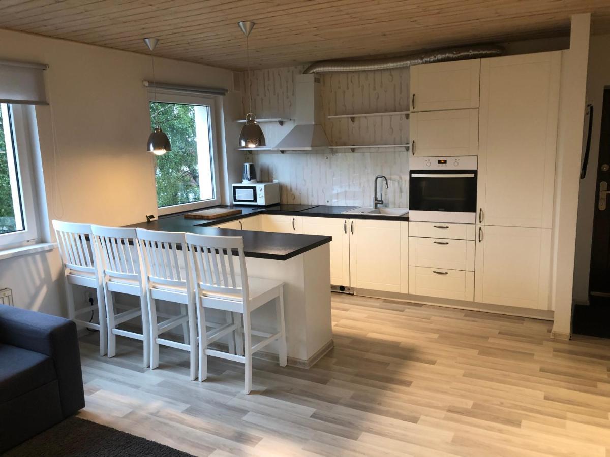Modern Cozy 2 Bedroom Apartment Near City Center Pärnu Extérieur photo